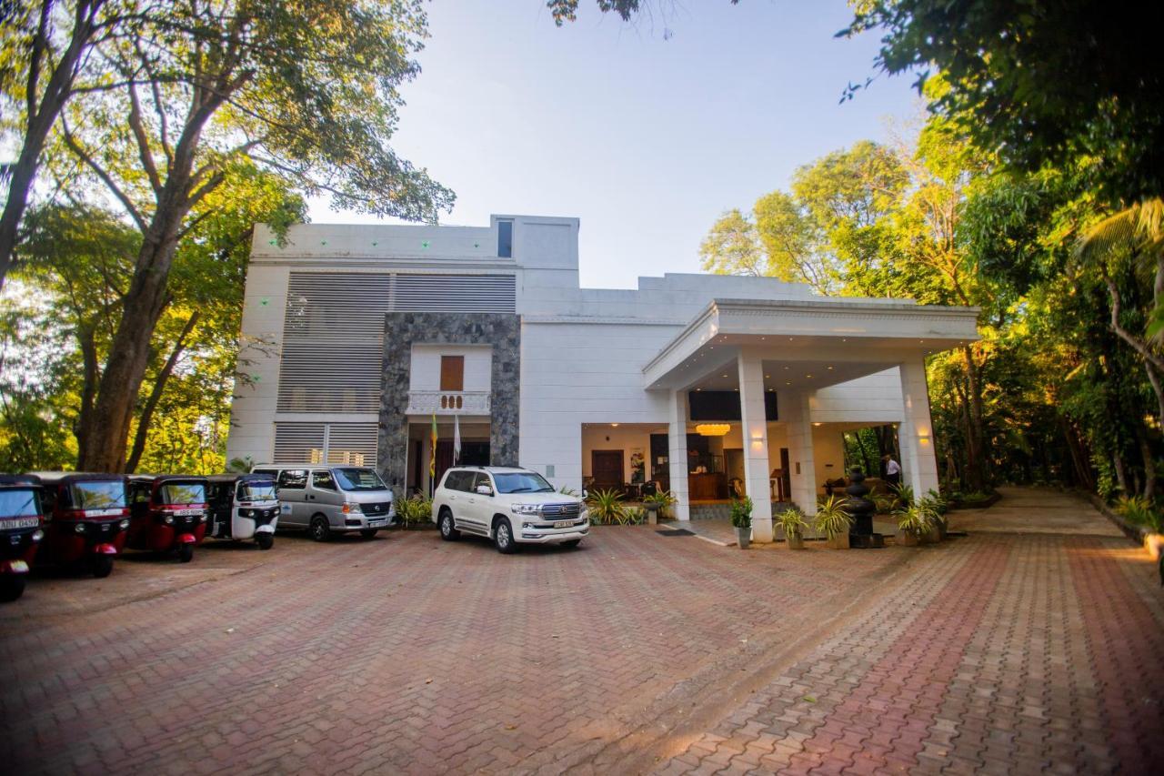 Hotel Eden Garden Szigirija Kültér fotó