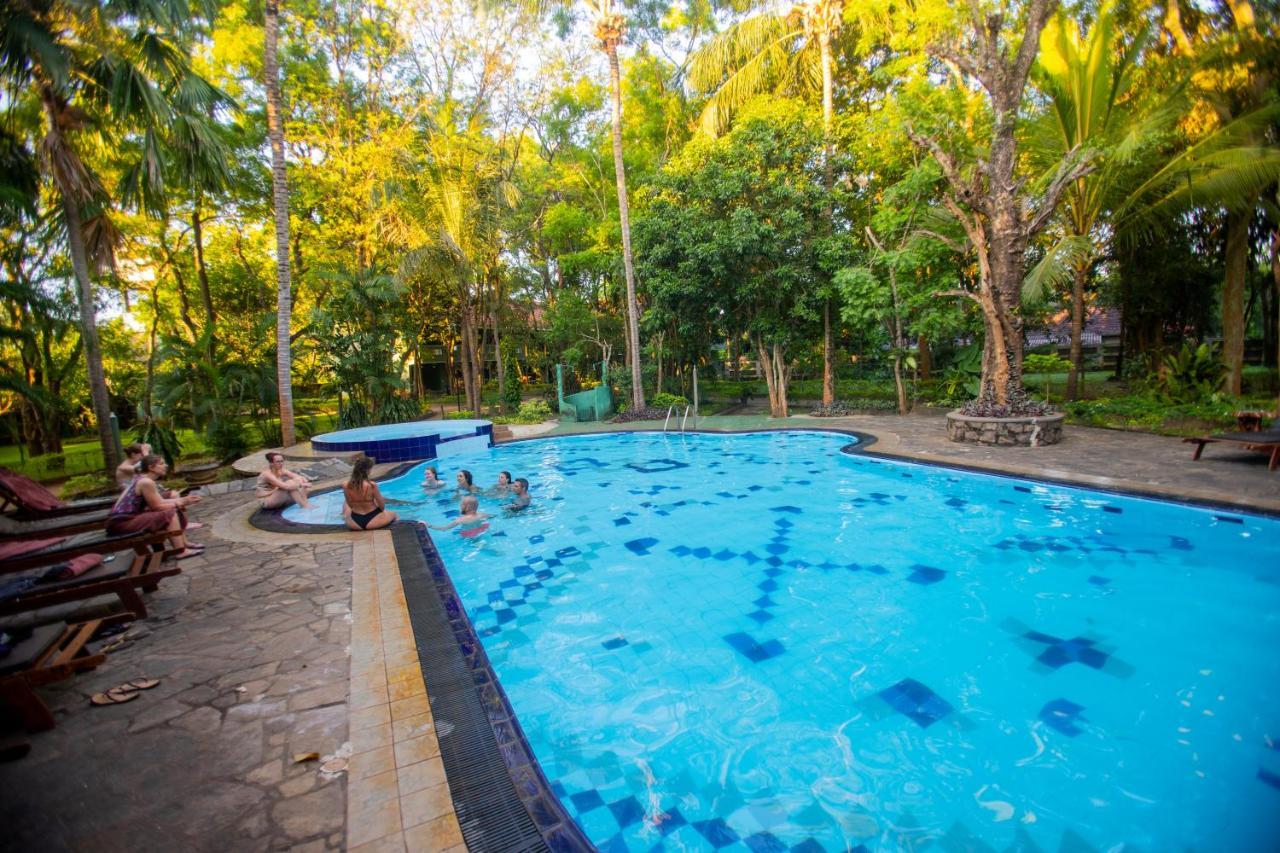 Hotel Eden Garden Szigirija Kültér fotó